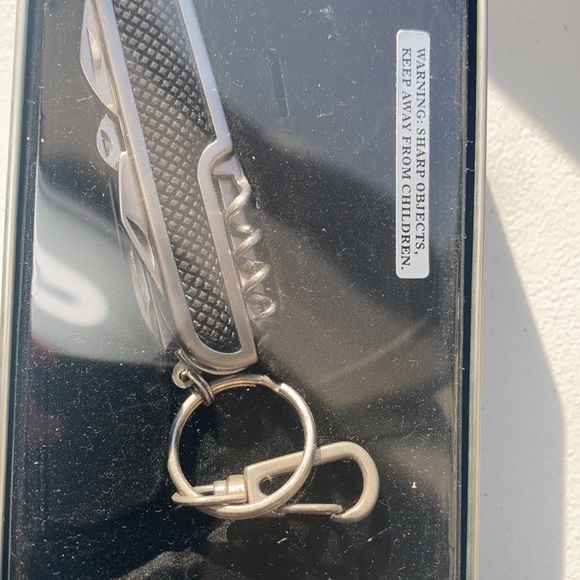 Relisted New in box Multi tool keychain - Picture 6 of 9